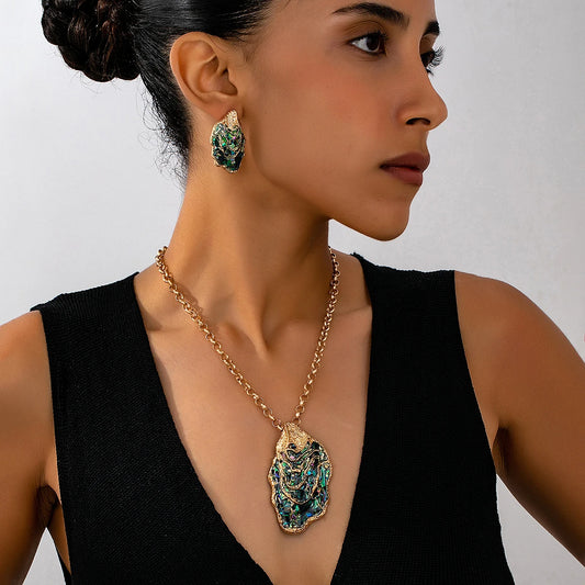 Two fashionable, elegant and natural abalone shell inlaid necklaces and earrings, new cool summer style vacation