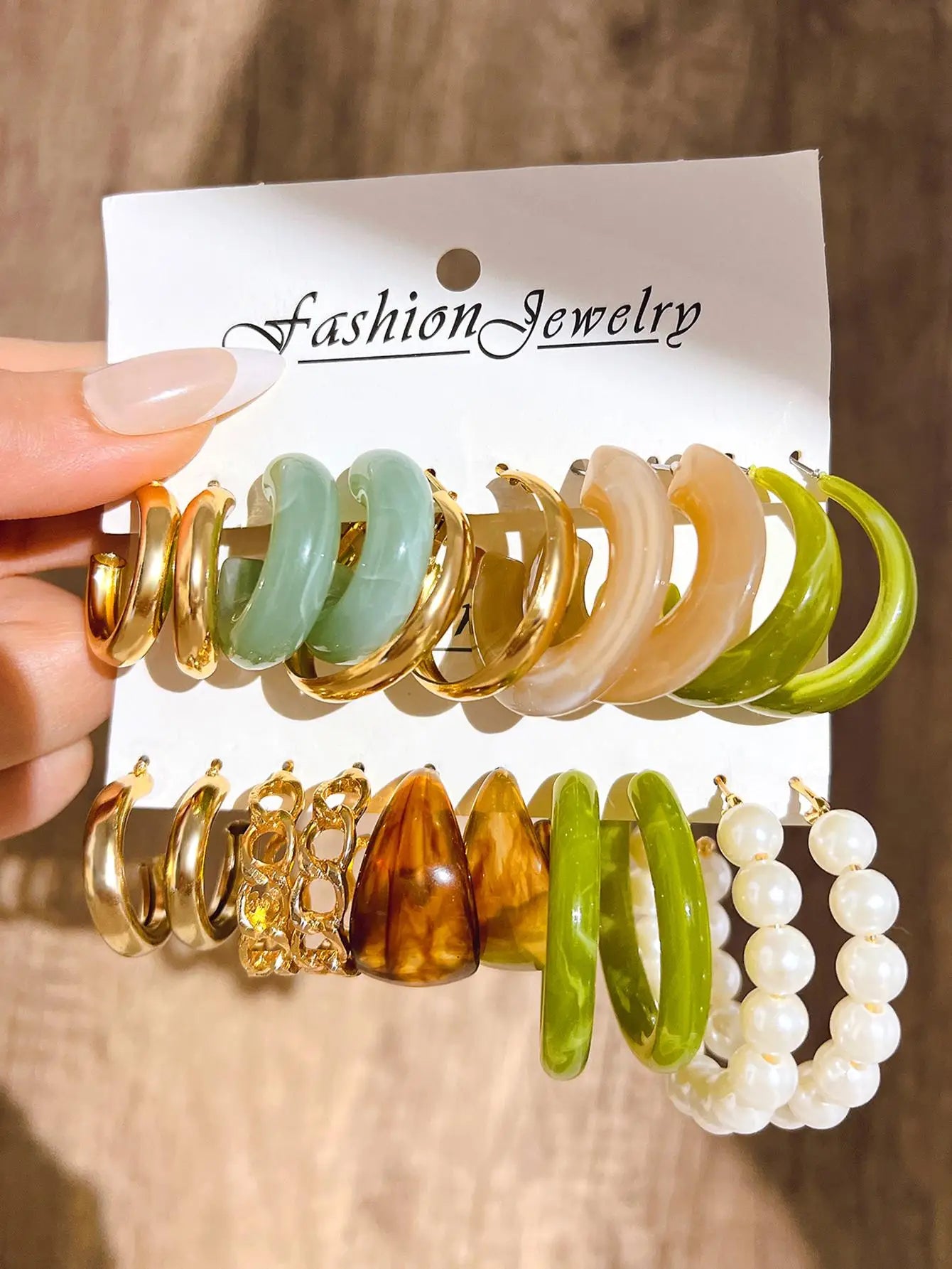 20 Pieces of Fashionable, Simple and Elegant Faux Pearl Resin Multi-Element Women's Earring Set, Suitable for Women's Daily Commute, Parties, Vacations, Versatile for Christmas, Valentine's Day, Halloween Gifts