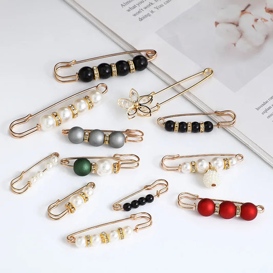 Women New Skirt Waist Artifact Waist Pin Cute Imitation Pearl Rhinestone Brooch Anti-lighting Pin Jewelry H1379