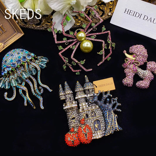 SKEDS Vintage Full Crystal Luxuriant Middle Design Antique Brooch Badges For Women Men Elegant Party Banquet Classic Pin Corsage