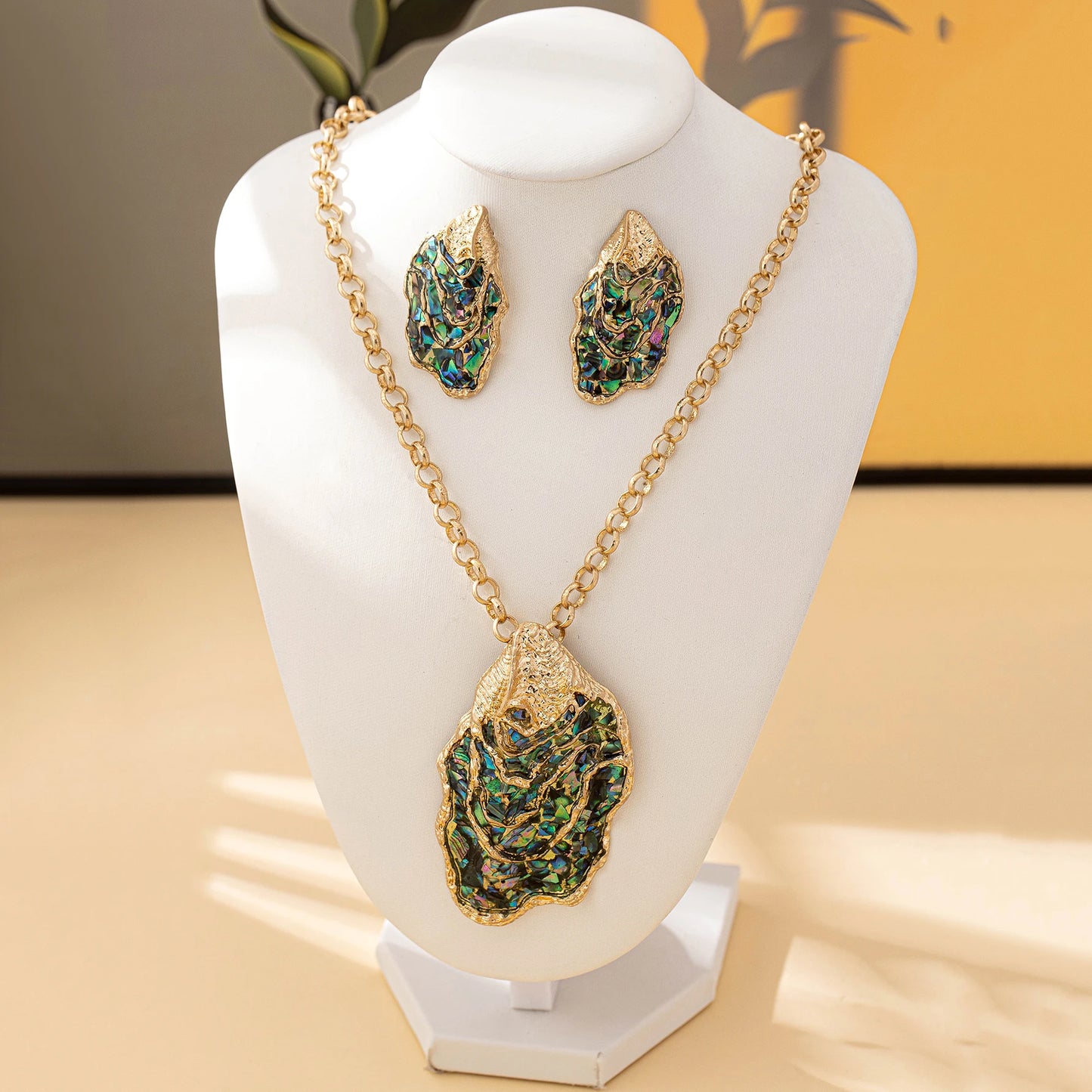 Two fashionable, elegant and natural abalone shell inlaid necklaces and earrings, new cool summer style vacation