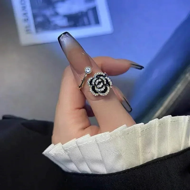 Fashion Black Rose Shaped Metal Adjustable Opening Rings for Woman Girls Luxury Zircon Index Finger Rings Jewelry Party