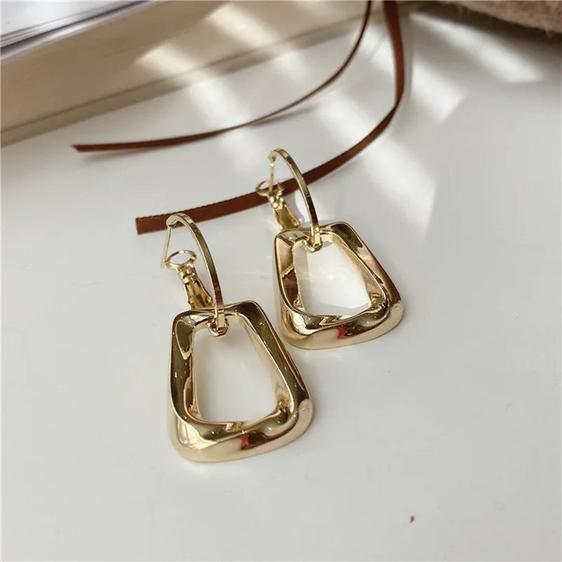 New 2025 Simple Smooth 14K Gold Plated Earrings Women's Dangles Luxury Chunky Earring Hoop Dangles Ins Ladies Gifts for Girls
