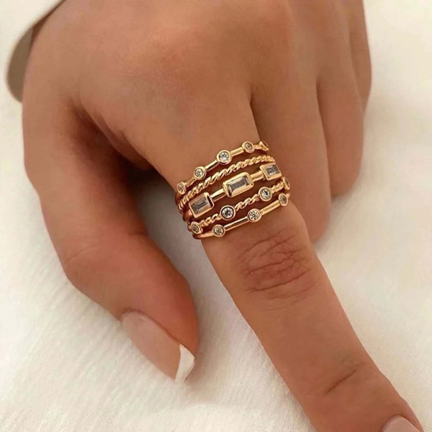 Nwe 18 K Gold Plated Sun Rings for Women Natural Stone Inlaid in Hollow Metal Texture Ring Trendy Jewelry