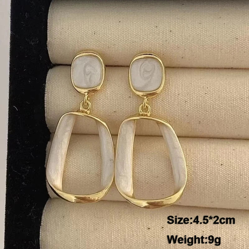Pure White Women's Dangle Earrings Blooming Flower Acrylic Enamel Butterfly Imitation Pearl Heart Hanging Earrings Elegant brinc