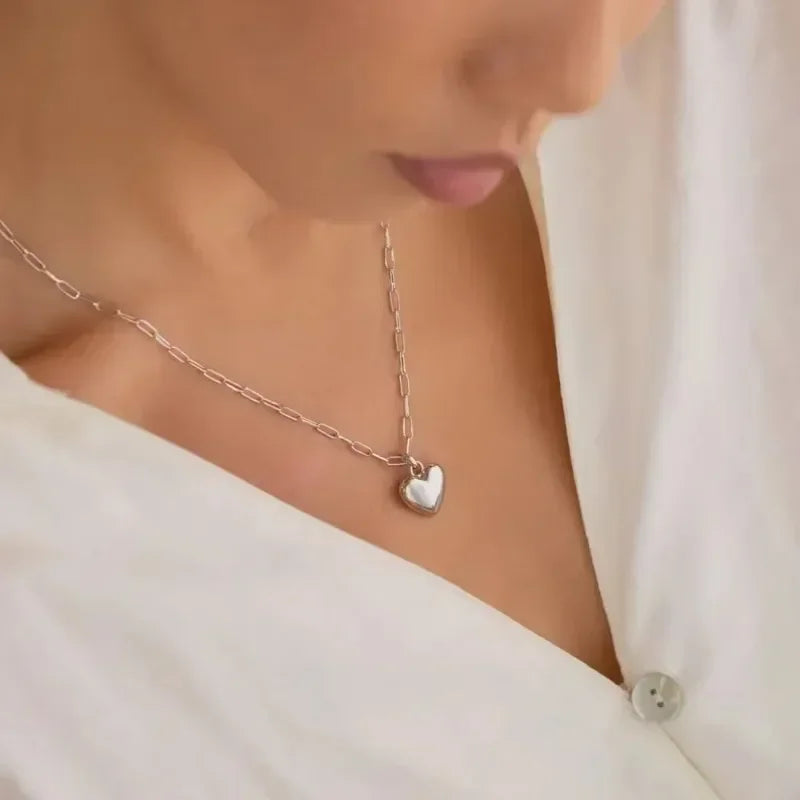 1Pcs Simple Chokers Necklace for Women Heart Shaped Pendant Necklaces Bohemia Cheap Jewelry for Girls Clavicular Chain jewelry