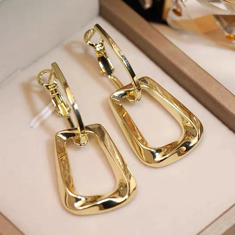 New 2025 Simple Smooth 14K Gold Plated Earrings Women's Dangles Luxury Chunky Earring Hoop Dangles Ins Ladies Gifts for Girls