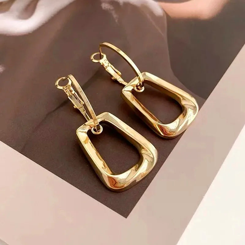 New 2025 Simple Smooth 14K Gold Plated Earrings Women's Dangles Luxury Chunky Earring Hoop Dangles Ins Ladies Gifts for Girls