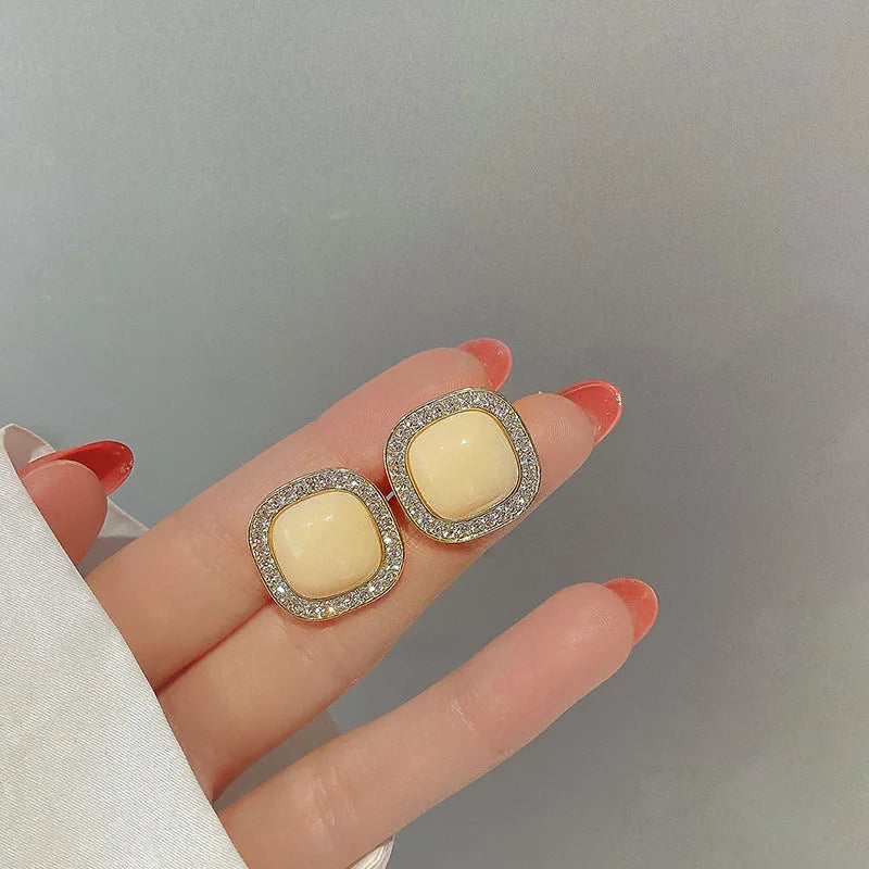 Ear Clip Without Ear Hole Women's Summer Ear Bone Clip Light Luxury High Grade Pearl Earrings Minority Temperament Versatile