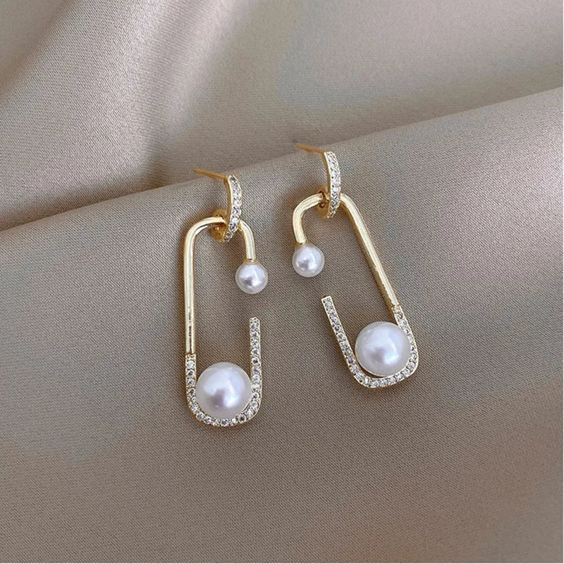 Geometric Hollow Out Metal Rectangle Dangle Earrings for Women Crystal Imitation Pearl Drop Earrings Simple Statement Jewelry