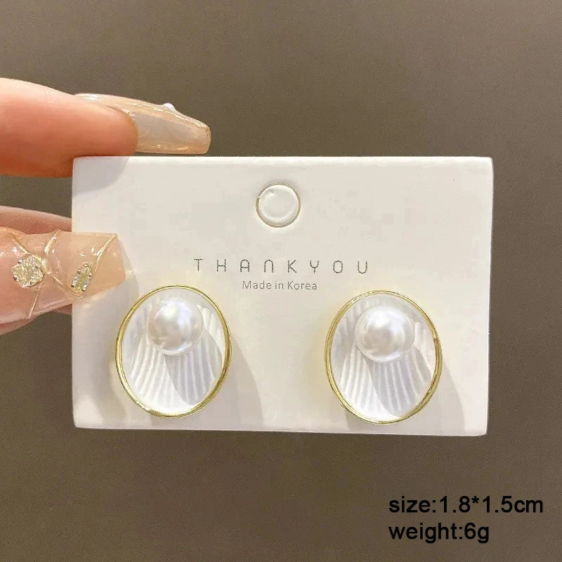 Pure White Women's Dangle Earrings Blooming Flower Acrylic Enamel Butterfly Imitation Pearl Heart Hanging Earrings Elegant brinc