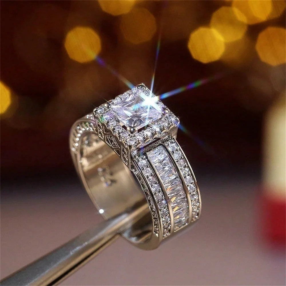 Luxurious Fashion Silver Color Wedding Rings for Women Exquisite Inlaid with White Zircon Party Engagement Ring Jewelry
