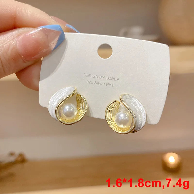 Pure White Women's Dangle Earrings Blooming Flower Acrylic Enamel Butterfly Imitation Pearl Heart Hanging Earrings Elegant brinc