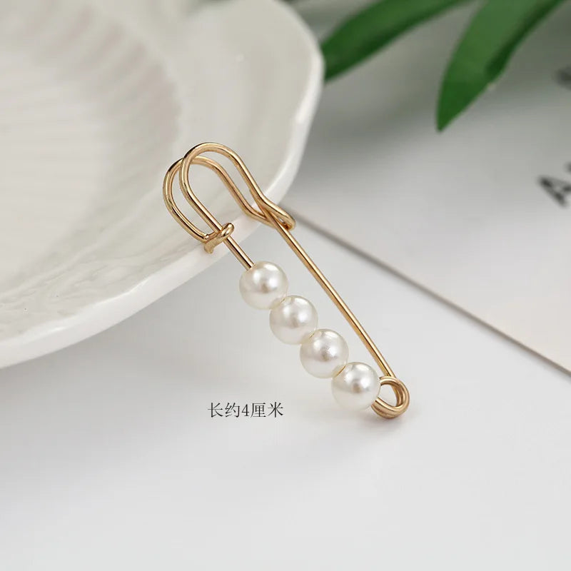 Women New Skirt Waist Artifact Waist Pin Cute Imitation Pearl Rhinestone Brooch Anti-lighting Pin Jewelry H1379