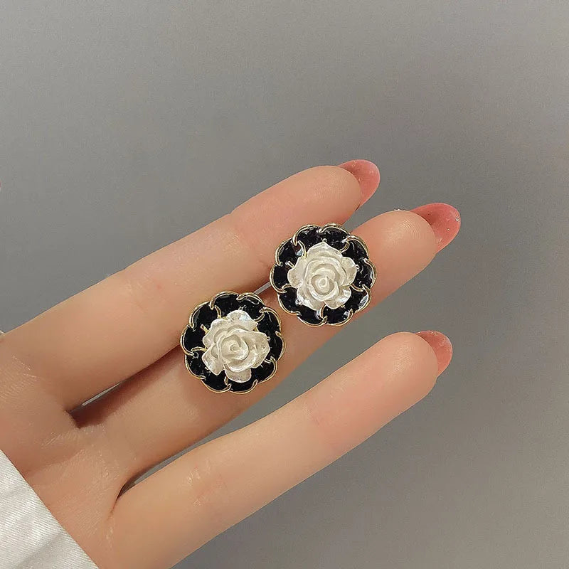 Ear Clip Without Ear Hole Women's Summer Ear Bone Clip Light Luxury High Grade Pearl Earrings Minority Temperament Versatile