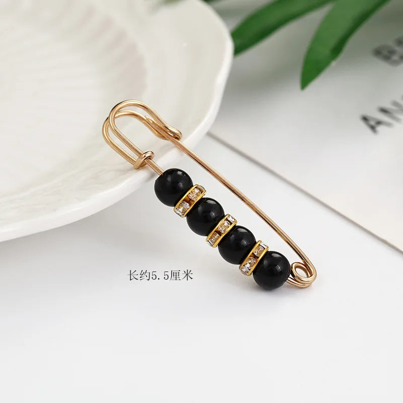 Women New Skirt Waist Artifact Waist Pin Cute Imitation Pearl Rhinestone Brooch Anti-lighting Pin Jewelry H1379