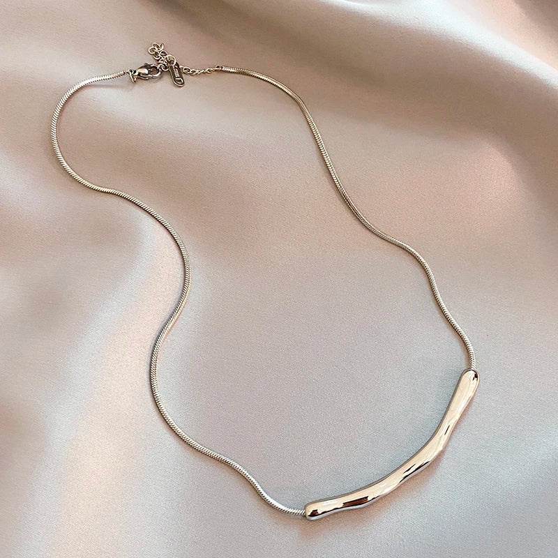 European and American Fashion Simple Stainless steel Gold Color Collarbone Chain For Women’s Fashion Short Necklaces Jewelry