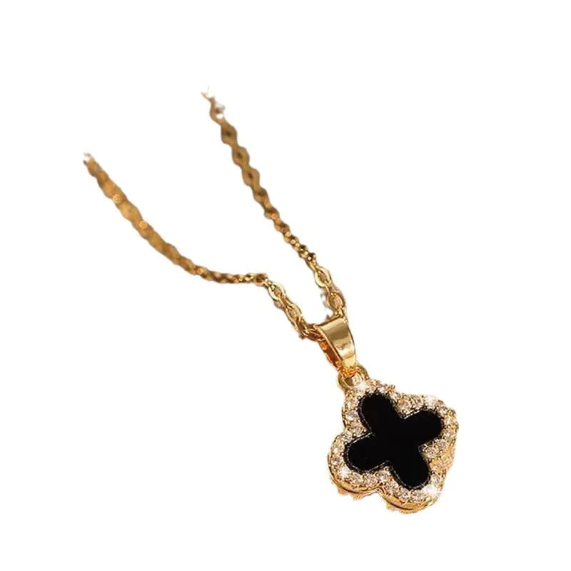 A sweater chain for women's autumn and winter fashion, a delicate and elegant style necklace, light luxury