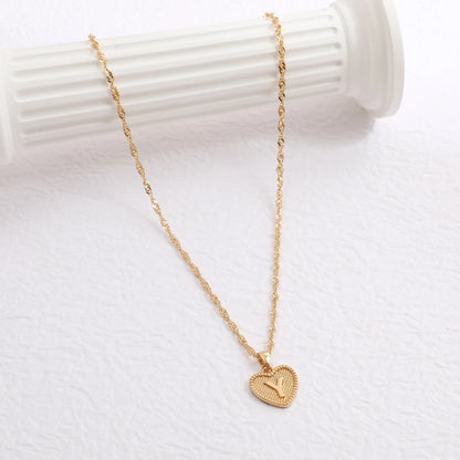 A-Z 26 Initials Name Necklaces Heart Pendant Letter Alphabets Necklace for Women 2023 Female Choker Chains Jewelry Trendy Gifts