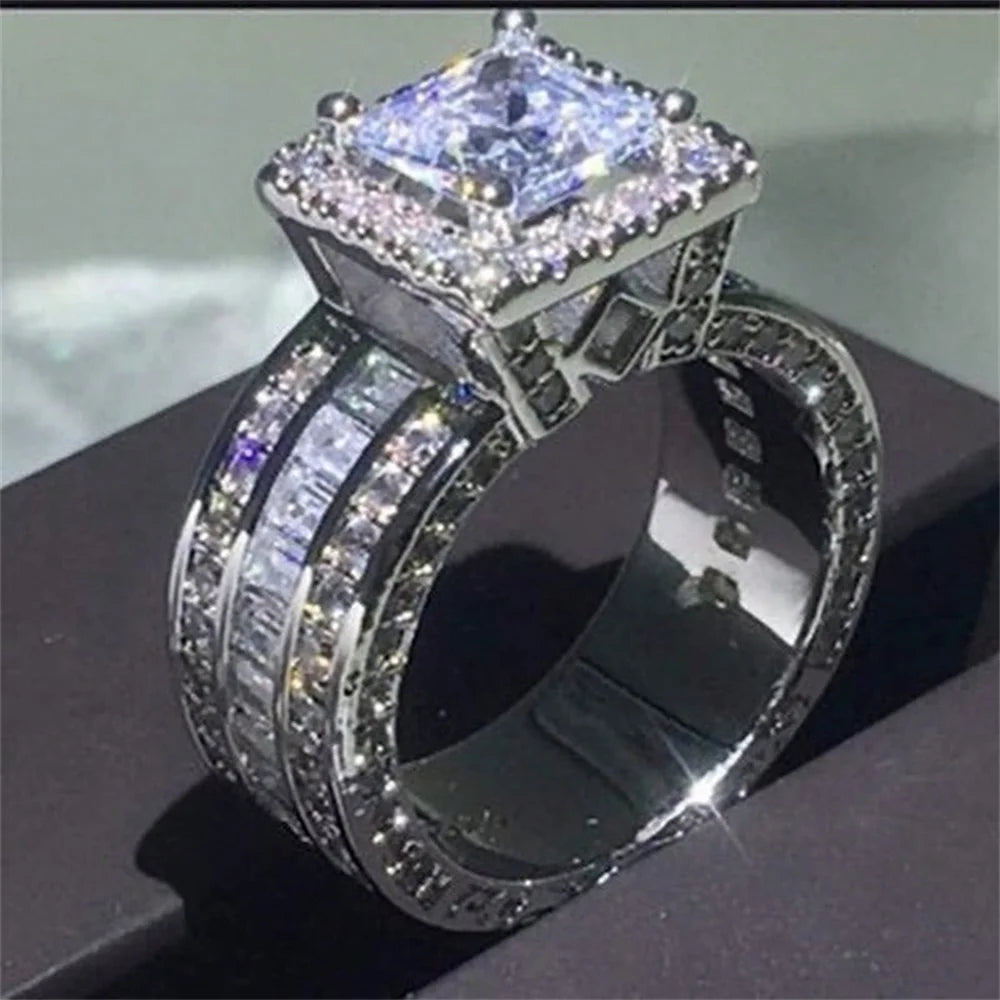 Luxurious Fashion Silver Color Wedding Rings for Women Exquisite Inlaid with White Zircon Party Engagement Ring Jewelry