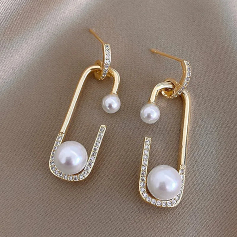 Geometric Hollow Out Metal Rectangle Dangle Earrings for Women Crystal Imitation Pearl Drop Earrings Simple Statement Jewelry