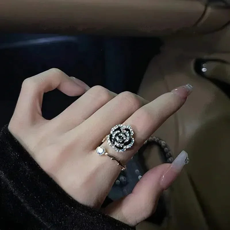 Fashion Black Rose Shaped Metal Adjustable Opening Rings for Woman Girls Luxury Zircon Index Finger Rings Jewelry Party