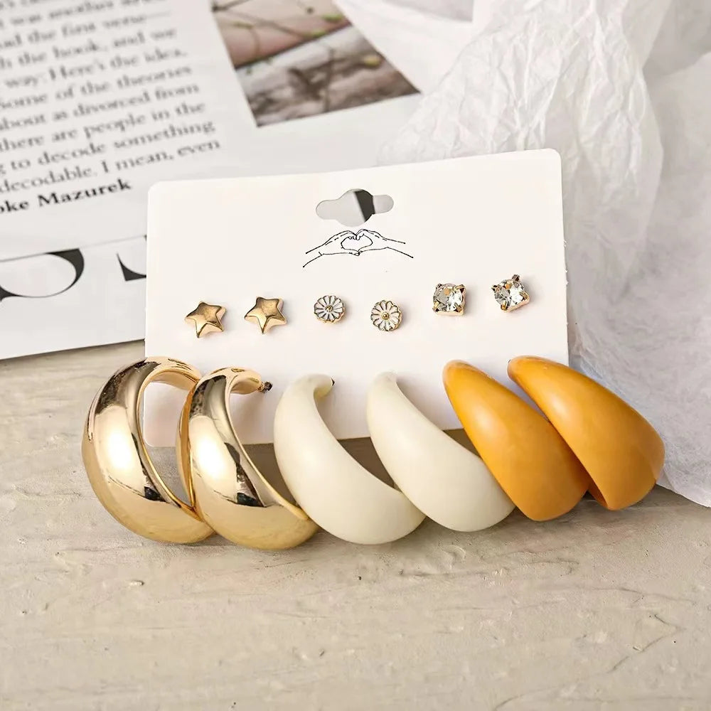 Creative and simple diamond/star-shaped earrings, a brand-new set of 6 acrylic earrings, and a set of C-shaped earrings