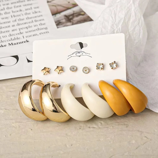 Creative and simple diamond/star-shaped earrings, a brand-new set of 6 acrylic earrings, and a set of C-shaped earrings