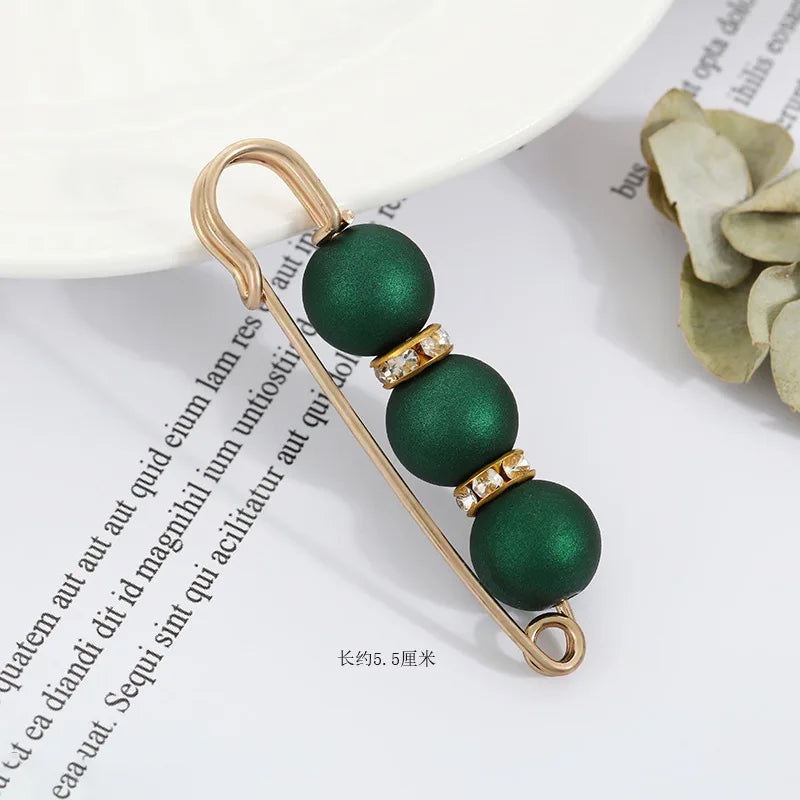 Women New Skirt Waist Artifact Waist Pin Cute Imitation Pearl Rhinestone Brooch Anti-lighting Pin Jewelry H1379