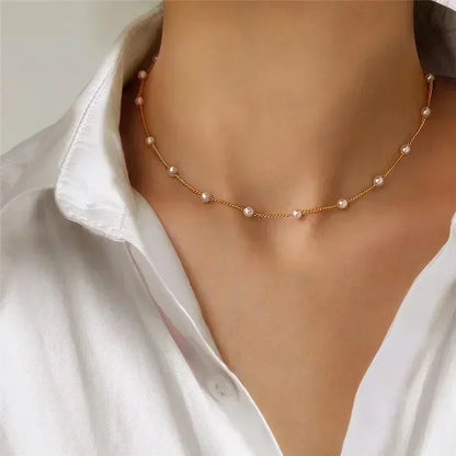 1Pcs Simple Chokers Necklace for Women Heart Shaped Pendant Necklaces Bohemia Cheap Jewelry for Girls Clavicular Chain jewelry