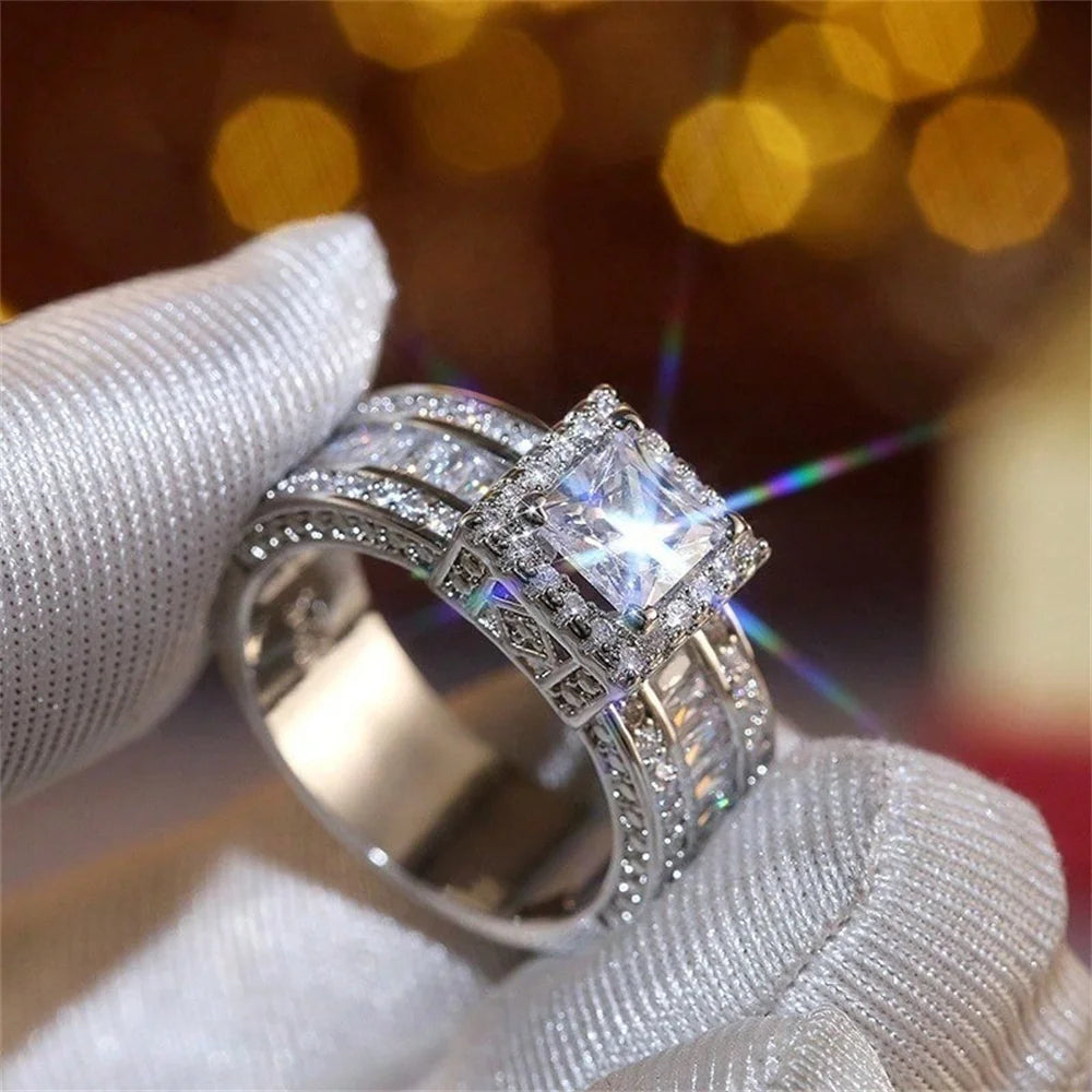 Luxurious Fashion Silver Color Wedding Rings for Women Exquisite Inlaid with White Zircon Party Engagement Ring Jewelry