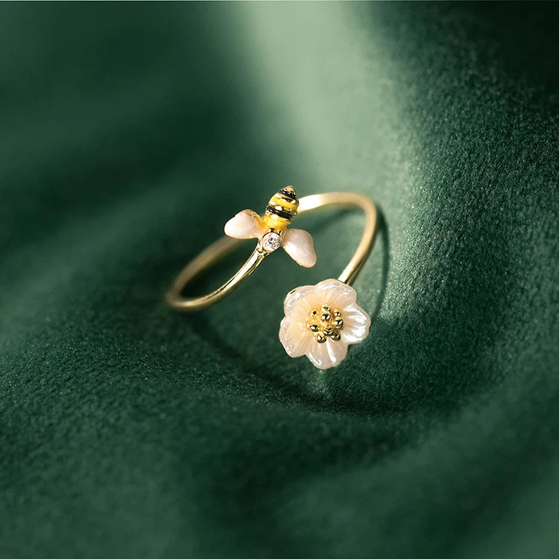 WANTME 925 Sterling Silver Fashion Unique Design Bee Shell Romantic Flower Finger Ring for Women Elegant Christmas Party Jewelry