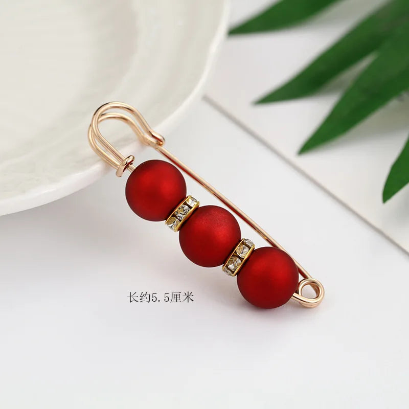 Women New Skirt Waist Artifact Waist Pin Cute Imitation Pearl Rhinestone Brooch Anti-lighting Pin Jewelry H1379