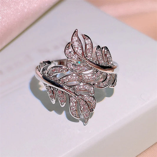 Huitan Fashion Fresh Style Leaves Finger Ring for Women Silver Plated Crystal Cubic Zirconia Ring Wedding Ceremony Party Jewelry