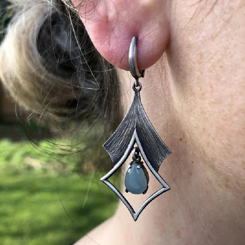 Vintage Tribal Spiral Dangle Earrings for Women Metal Geometry Twist Bronze Metal Painting Pattern Ethnic Earrings Gift