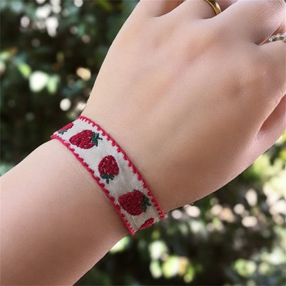 1pcs Boho Strawberry Flower Embroidered Bracelet for Kids Handmade Braided Bracelet Friendship Wrap Thread Woven Wristbands