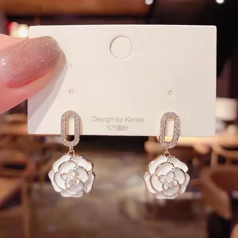 Pure White Women's Dangle Earrings Blooming Flower Acrylic Enamel Butterfly Imitation Pearl Heart Hanging Earrings Elegant brinc