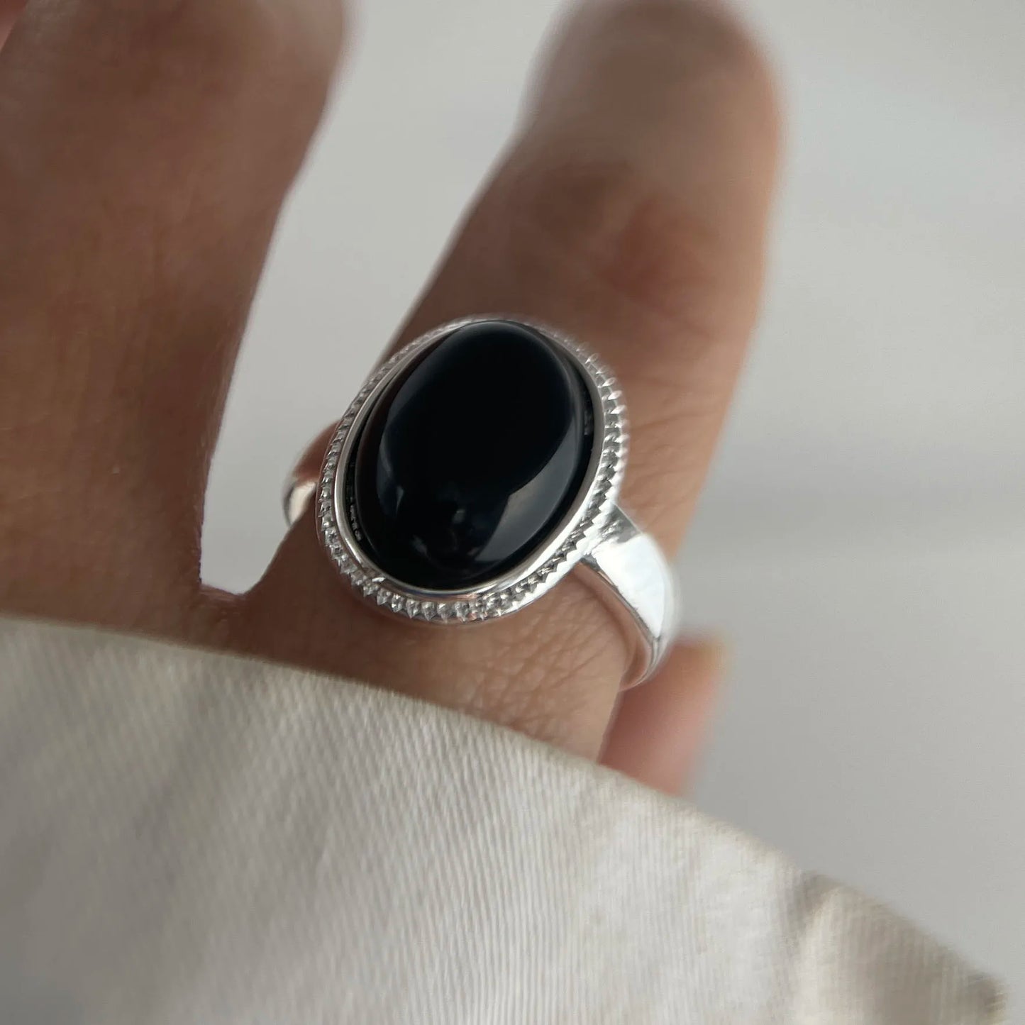 925 Sterling Silver Rings For Women Men Couple Minimalist Handmade Simple Oval Black Stone Ring For Birthday Party Gift