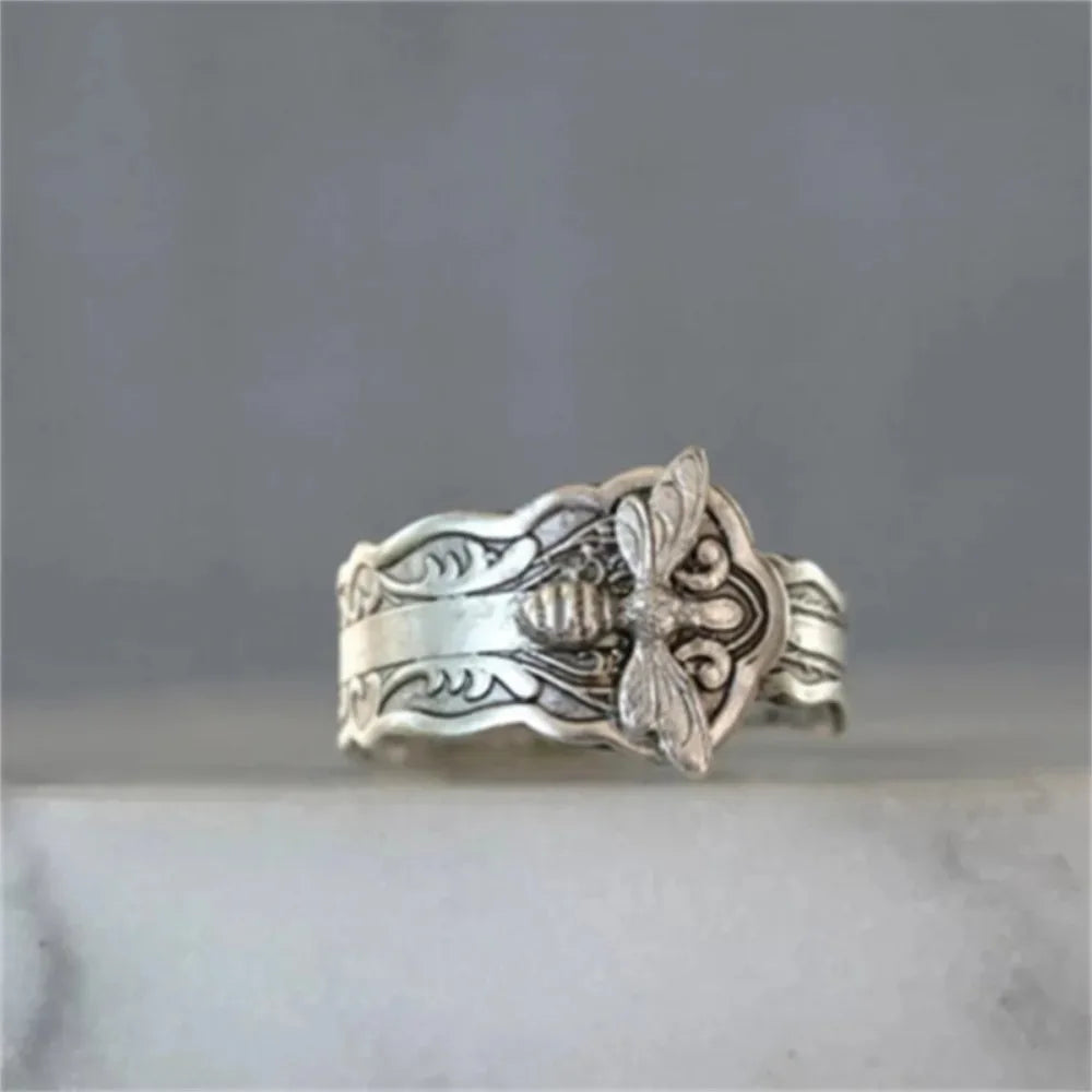 New Retro Simple Men and Women A Variety of Trends of Light Luxury Fashion Ring Personality Party Popular Gift Ring Jewellery