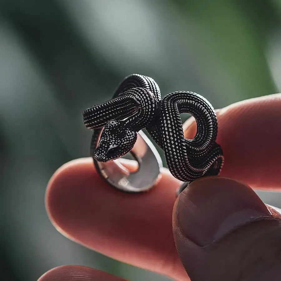European and American Fashion The Snake Rings Punk Personality Winding Snake Cross Rings Jewelry Wholesale