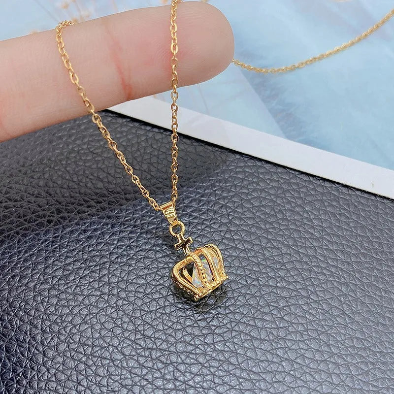 Fashion Design Small Lantern Rose Necklace Classic Personality Hollow Queen Crown Jewelry Clavicle Chain Party Gift