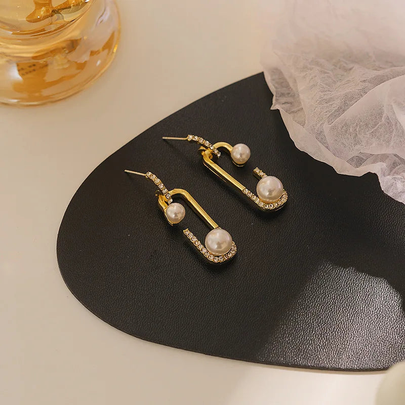 Geometric Hollow Out Metal Rectangle Dangle Earrings for Women Crystal Imitation Pearl Drop Earrings Simple Statement Jewelry