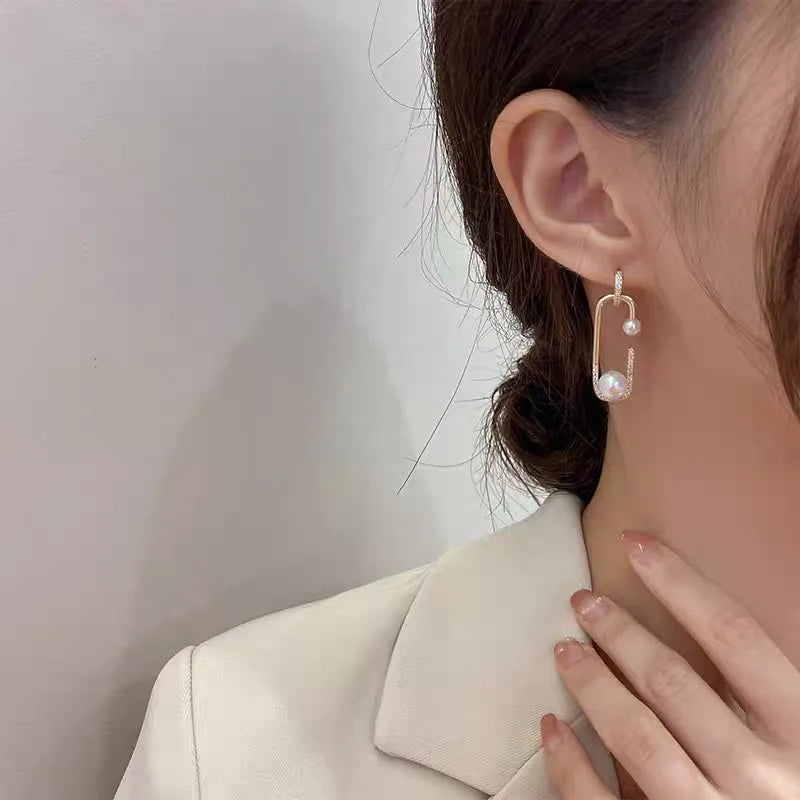 Geometric Hollow Out Metal Rectangle Dangle Earrings for Women Crystal Imitation Pearl Drop Earrings Simple Statement Jewelry