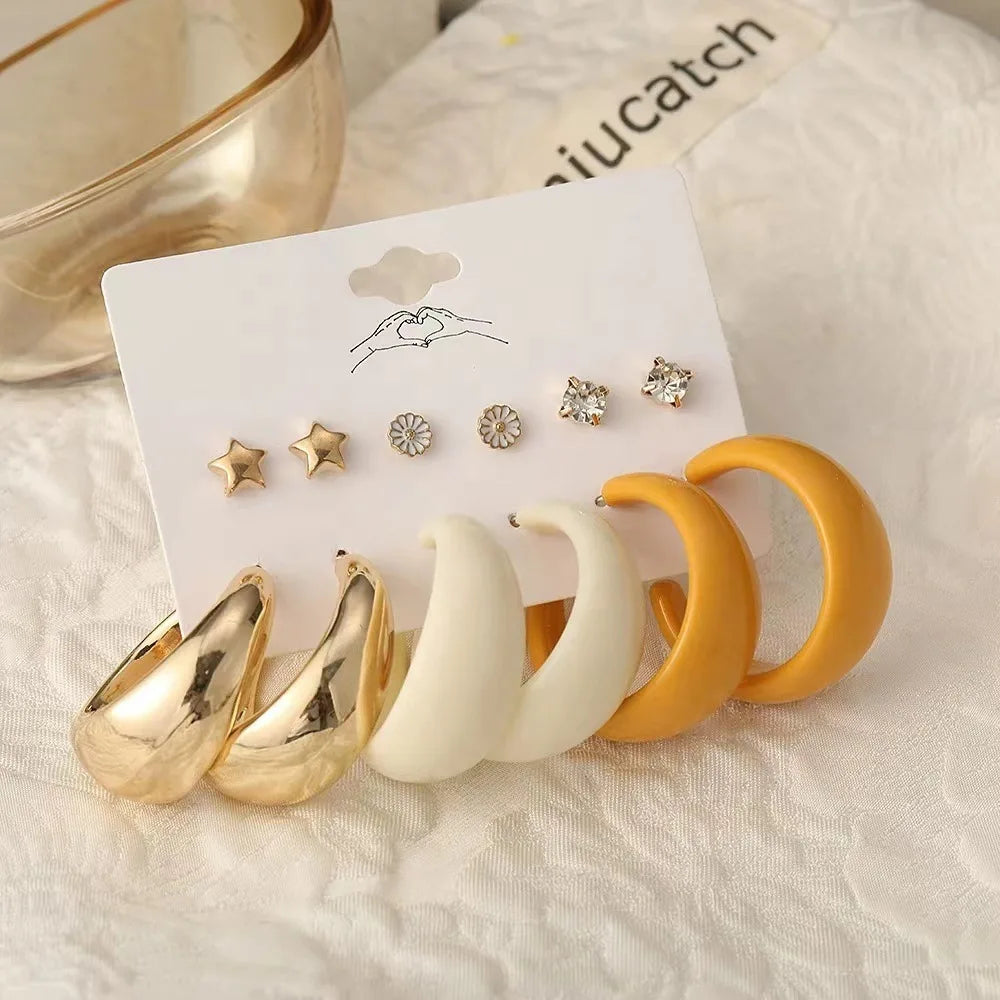 Creative and simple diamond/star-shaped earrings, a brand-new set of 6 acrylic earrings, and a set of C-shaped earrings