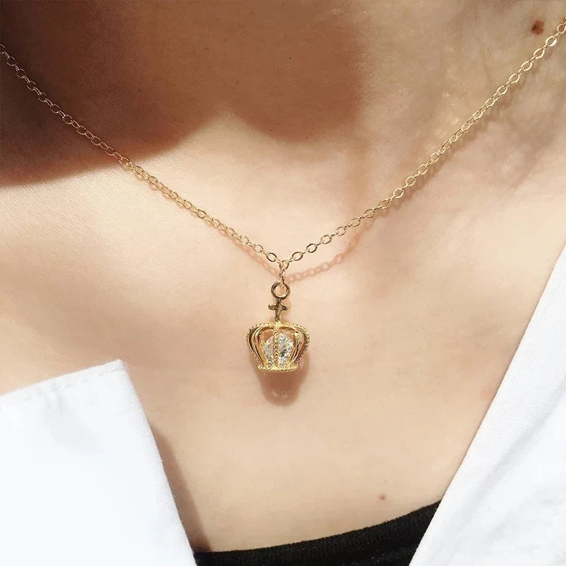 Fashion Design Small Lantern Rose Necklace Classic Personality Hollow Queen Crown Jewelry Clavicle Chain Party Gift