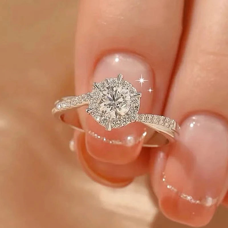 Huitan New Trendy Women Wedding Rings Modern Fashion Design Cubic Zirconia Rings Engagement Accessories Luxury Lady's Jewelry