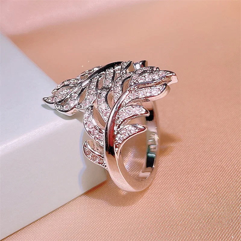 Huitan Fashion Fresh Style Leaves Finger Ring for Women Silver Plated Crystal Cubic Zirconia Ring Wedding Ceremony Party Jewelry