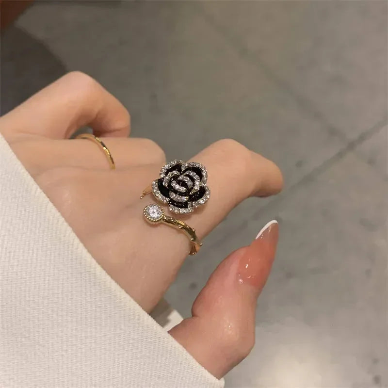 Fashion Black Rose Shaped Metal Adjustable Opening Rings for Woman Girls Luxury Zircon Index Finger Rings Jewelry Party