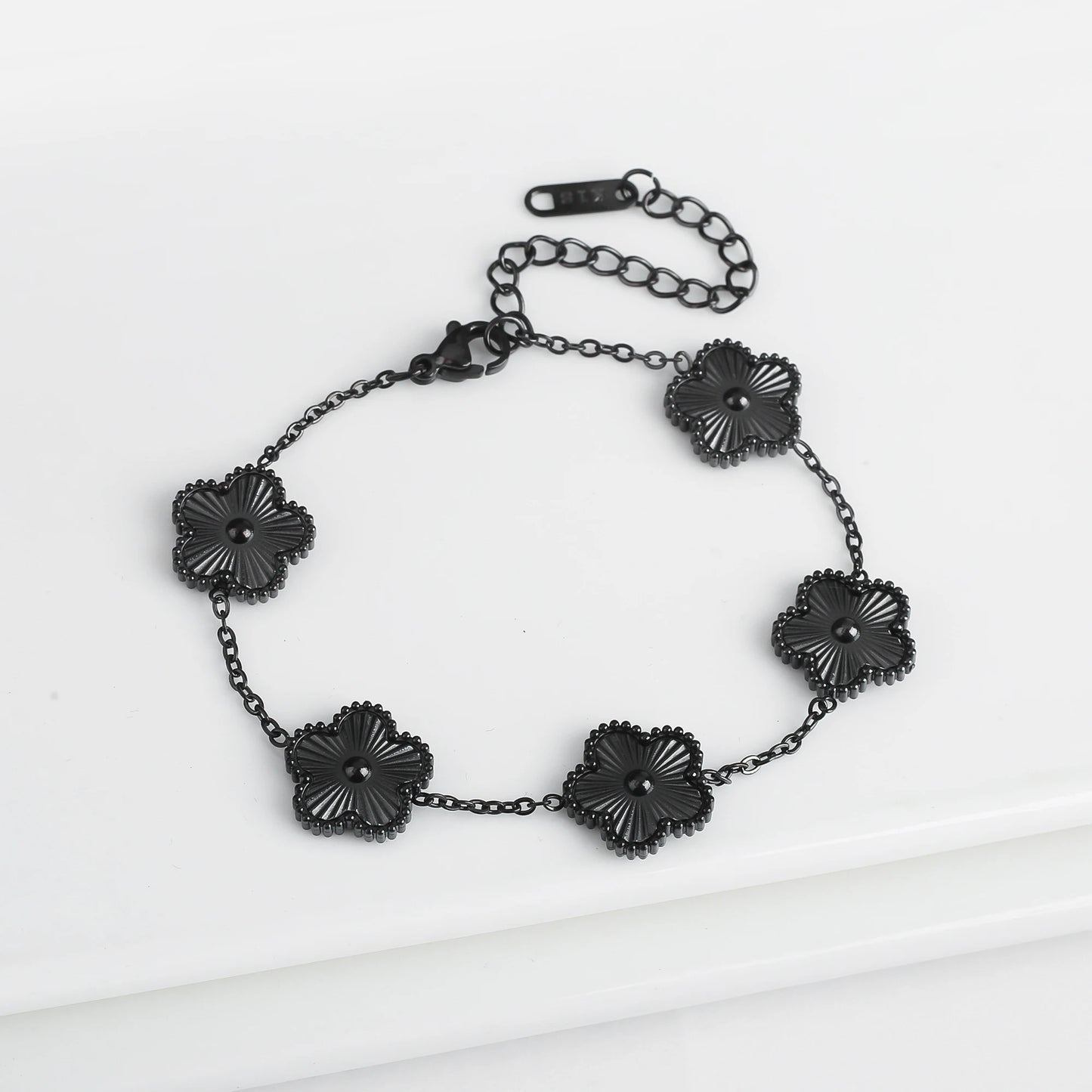 White Black Red Green Shell Five Leaf Flower Stainless Steel Ladies Bracelet Simple for Woman Party Birthday Jewelry Gift Clover