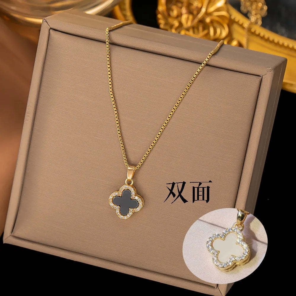 A sweater chain for women's autumn and winter fashion, a delicate and elegant style necklace, light luxury